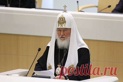 Патриарх Кирилл заявил об огромной роли РПЦ для сохранения православия в мире. Патриарх Московский и всея Руси Кирилл заявил, что Русская православная церковь играет огромную роль для сохранения православия во всем мире, однако смиренно занимает пятое место в диптихе православных церквей мира и не стремится к первенству. При этом с Константинопольским патриархатом у РПЦ отношения отстраненные.