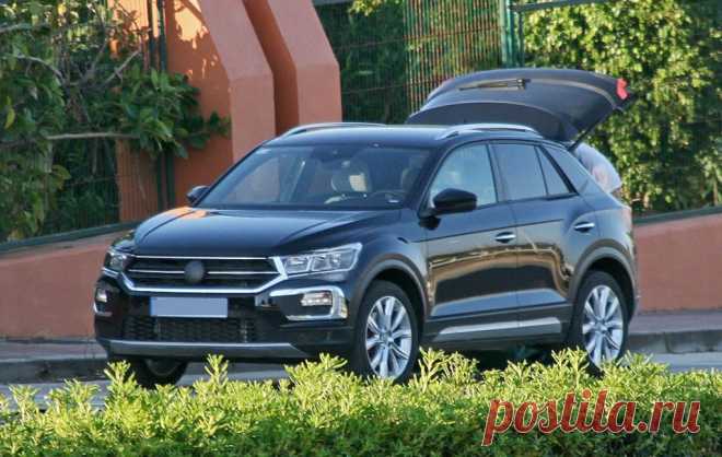 Смотри! Новый кроссовер Volkswagen T-ROC 2018 года Всех ценителей кроссоверов порадовала немецкая компания Volkswagen своим новым субкомпактным паркетником Volkswagen T-ROC. Ранее представители компании Vol