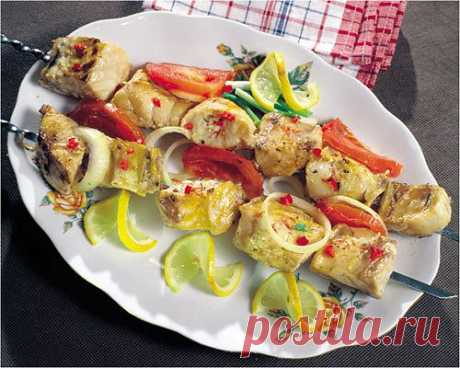 РЫБНЫЙ ШАШЛЫК В МИКРОВОЛНОВКЕ.