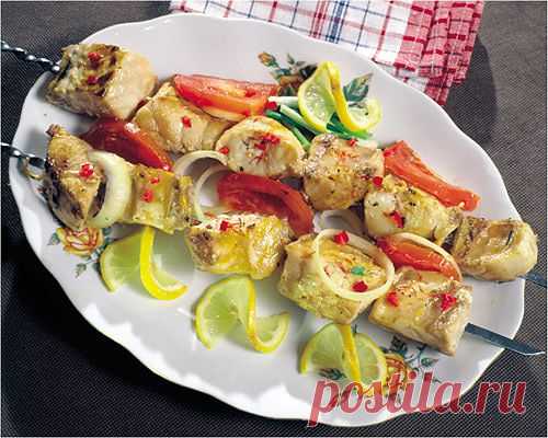 РЫБНЫЙ ШАШЛЫК В МИКРОВОЛНОВКЕ.
