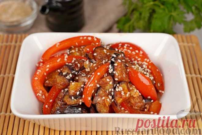 Рецепт: Жареные баклажаны с болгарским перцем в соевом соусе на RussianFood.com