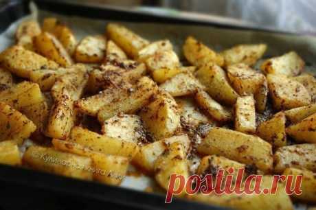 Запеченный картофель по-турецки.

Очень вкусный, ароматный и нежный картофель получается по этому рецепту.
Сверху получается корочка, а внутри нежная картошечка.
И аромааааааат .....ммммммм.......

Вам потребуется:

1-1,2 кг картофеля
1 ч.л. тимьяна (kekik по-турецки)
1 ч.л. сумака ( или барбариса)
1 ч.л. пулбибера, турецкого перца (если нет, то используйте красный молотый перец, но половину ч.л.)
4-5 зубчика чеснока
Кофейная чашка растительного масла (гр.40)
Небольшой кус...