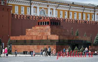 Степашин считает, что Мавзолей нужно оставить. При этом, по мнению бывшего премьер-министра, некрополь у Кремлевской стены требует решения