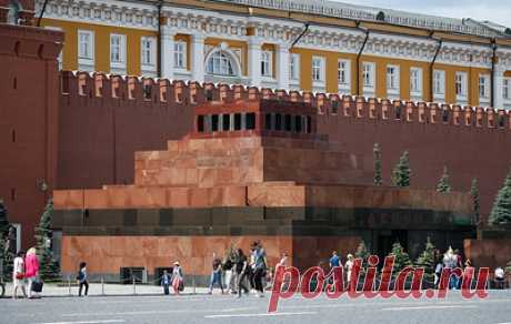 Степашин считает, что Мавзолей нужно оставить. При этом, по мнению бывшего премьер-министра, некрополь у Кремлевской стены требует решения