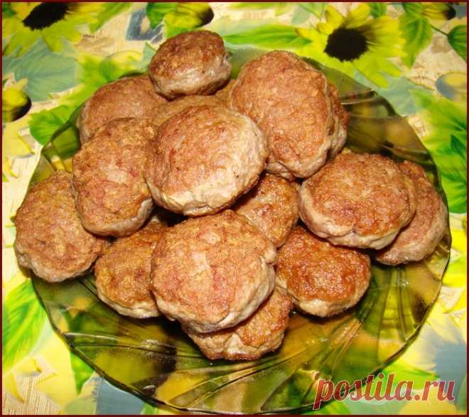 Невероятно вкусные  цыганские котлеты! “Цыганские” – самые вкусные и сочные из всех котлет. Их секрет в одном тайном ингридиенте…Если вы любитель вкусно поесть и коллекционируете интересные рецепты с определённым секретом, то этот определё…