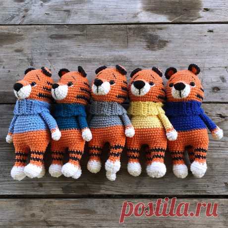 PDF Тигрёнок крючком. FREE crochet pattern; Аmigurumi animal patterns. Амигуруми схемы и описания на русском. Вязаные игрушки и поделки своими руками #amimore - тигр, тигрёнок из обычной пряжи, котик, кот, кошечка, кошка, котенок.