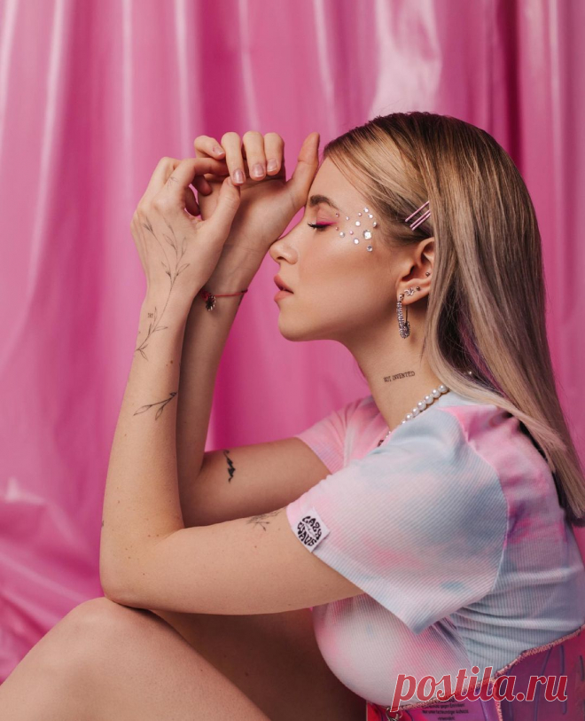 PRETTY IN PINK: МОДНЫЙ ОБРАЗ МАРУСИ ИЗ DREAM TEAM HOUSE | VestiNewsRF.Ru