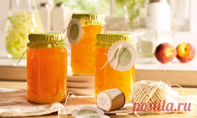 Желе от бъз, ябълка и парченца праскови  Ароматно желе за закуска