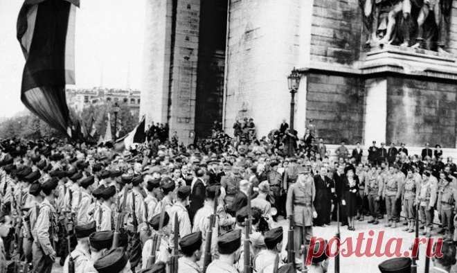 Фотогалерея: 70 лет назад Шарль де Голль вошел в освобожденный Париж - Новости Mail.Ru