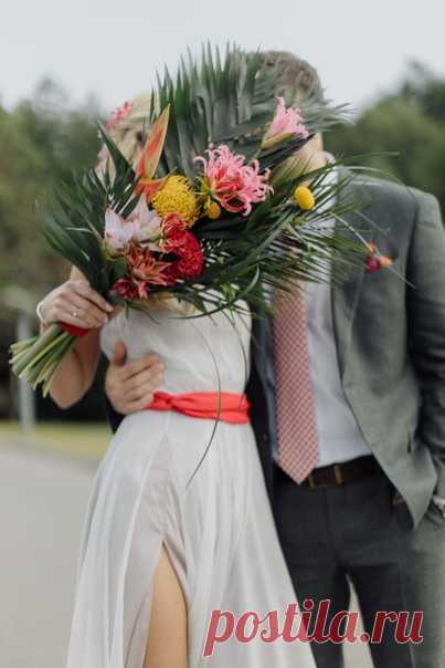 Буйство цветов лазурного побережья, ретро-кары, кубинские сигары, арка-остров и тропические цветы. Перенесемся в жаркую Гавану? 💫