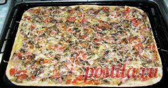 Готовим пышную пиццу за 30 минут. Самое вкусное тесто, которое я пробовала! Ингредиенты:Мука 1,5 стак.
Сметана 2 ст. л.
Кефир 150 мл
Маргарин 50 г
Соль 1 щеп.
Сода 0,5 ч. л.
Сахар 1 ч. л.
Ветчина 150 г
Маринованные грибы 150 г
Томатный соус 3