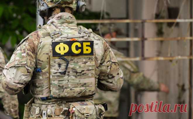 ФСБ задержала мужчину за подготовку теракта против военного в Подмосковье. ФСБ задержала мужчину, который, по данным спецслужбы, собирался убить российского военнослужащего в Подмосковье.