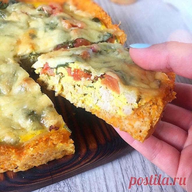 🥧🥗ИДЕАЛЬНЫЙ ПИРОГ ДЛЯ ХУДЕЮЩИХ🥧🥗.

Он получается очень вкусный, сочный , сытный ! Можно кушать как на обед так и на ужин .

На 100 гр всего ~ 95 калорий . 🥕Овощная корзинка🥒.

Ингредиенты:

Для основы.

🥕240г кабачка
🥕80-100г моркови
🥕1 ч.л. растительного масла
🥕20 гр. пшеничной цельнозерновой муки
🥕зубчик чеснока;
🥕соль, специи по вкусу.


Кабачок натереть на средней тёрке, посолить щепоткой соли, оставить на 15 мин.
Натереть морковь на мелкой тёрке.
( в этот ...