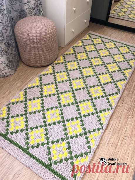 (3) Facebook