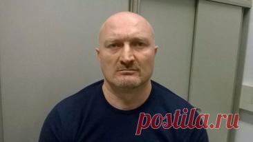 &quot;Лента.ру&quot; рассказала о самой жестокой банде киллеров, отправившей на тот свет 49 человек. Банда киллеров под предводительством Аслана Гагиева, наиболее известного как Джако (на фото), считалась самой мощной и безжалостной преступной группировкой в стране в 2000-х. Об этом пишет &quot;Лента.ру&quot;. По данным издания, глава ...