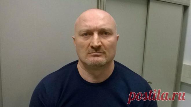 "Лента.ру" рассказала о самой жестокой банде киллеров, отправившей на тот свет 49 человек. Банда киллеров под предводительством Аслана Гагиева, наиболее известного как Джако (на фото), считалась самой мощной и безжалостной преступной группировкой в стране в 2000-х. Об этом пишет "Лента.ру". По данным издания, глава ...