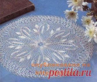 Салфетка с листьями,  Вязаные салфетки Если вы решили связать это маленькое произведение искусства, пожалуйста, не экономьте на материале. Используйте только высококачественную пряжу, тогда вам