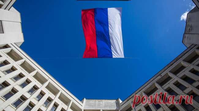 В Крыму украинские переселенцы провели патриотический флешмоб