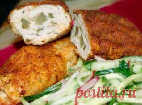 Куриные рулетики с маринованными огурчиками