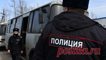 Женщину, бросившую младенца в подъезде, поймали в Татарстане. В Татарстане поймали 55-летнюю женщину, которая бросила младенца в подъезде. Об этом сообщает ГУ МВД России по региону. Полицейские установили и задержали 55-летнюю иностранку, которая бросила ребенка. Женщина пояснила, что младенец ...