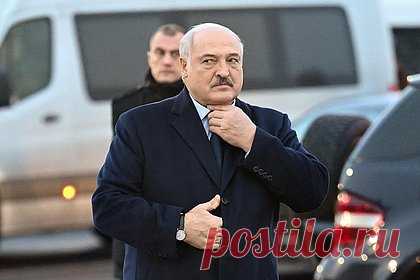 Лукашенко рассказал о попытках Польши завербовать белорусских чиновников. Власти Польши пытаются завербовать высокопоставленных Белорусских чиновников, чтобы заменить ими бежавшую из страны оппозицию, рассказал президент республики Александр Лукашенко. По его словам, польские власти могут использовать любые методы: от подкупа и шантажа до угроз жизни чиновникам и их близким.