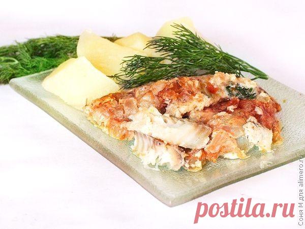 Треска, запеченная под майонезом с овощами / Рецепты с фото