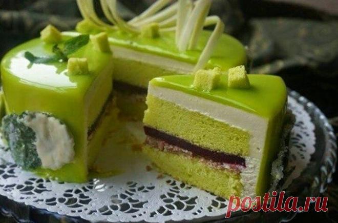 ТОРТ «МЯТНАЯ СВЕЖЕСТЬ»
Мята, черная смородина и шампанское 