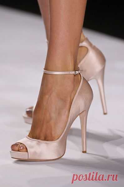 Badgley Mischka at New York Spring 2013 (Details)