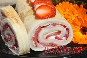 Бисквитный рулет с медом и клубникой Невероятно вкусный и нежный! Ингредиенты: яйца — 3 штуки, мед — 1 ст.л., сахар — 90 гр., мука — 80 гр. Приготовление: Взбиваем яйца с сахаром, добавляем мёд и муку, хорошенько взбиваем. Застилаем форму пергаментом и выливаем аккуратно тесто, разравниваем...