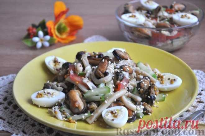 Рецепт: Салат из мидий с кальмарами на RussianFood.com