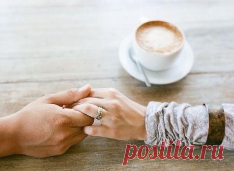 Задача женщины — мотивировать мужчину, вдохновлять, хвалить. Подчёркивать его исключительные качества, заметные только ей, чтобы каждый день, идя на работу, встречаясь с людьми по бизнесу, продвигая какие-то проекты, мужчина понимал, что он лучший. И даже, если все вокруг думают иначе, у него есть внутренняя уверенность, состояние, которое даёт ему его женщина. Такой мужчина добьётся всего! Задача мужчины — такая же… И вместе они свернут горы!
