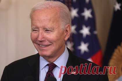 В Конгрессе США заявили об отмытых китайских деньгах на счете Байдена. Председатель комитета по надзору и подотчетности Палаты представителей Конгресса США, республиканец от штата Кентукки Джеймс Комер заявил об обнаружении чека на 40 тысяч долларов, якобы связанных с китайской компанией CEFC China Energy. По его словам, деньги пришли на банковский счет Джо Байдена в 2017 году.