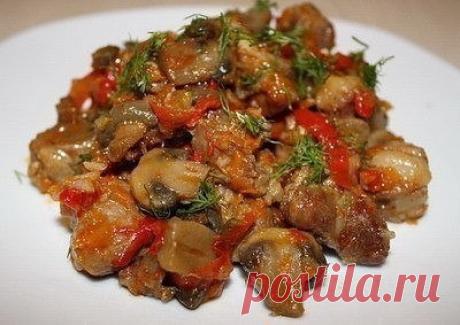 Как приготовить мясо, тушеное с шампиньонами и сладким перцем.  - рецепт, ингредиенты и фотографии