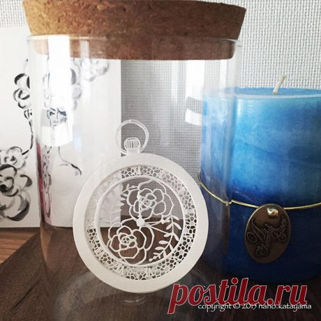 experimenting with a new style of frame…
#papercut #papercutart #papercutout #papercutting #papercutartist #papersculpture #artwork #interior #intricate