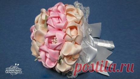Нежный букет из атласных лент