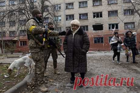 Киев подписал соглашение с ОЭСР по восстановлению Украины. Киев подписал соглашение с Организацией экономического сотрудничества и развития (ОЭСР), которое поможет разработать план восстановления Украины. Об этом сообщил премьер-министр Украины Денис Шмыгаль. Он отметил, что ОЭСР была соисполнителем «Плана Маршалла», а теперь будет помогать восстанавливать Украину.