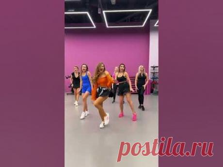 Учу танцевать online. Insta: fitness_rio_rimma подпишись #viral #challenge #dance #dancevideo