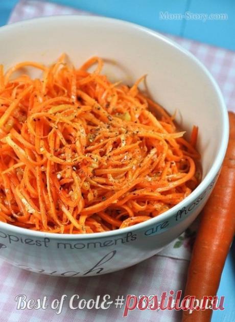 Я давно изучала вопрос как приготовить морковь по корейски в домашних условиях и перепробовала не один рецепт. Иногда лучше то, что проще и этот рецепт тому доказательство. Вам понадобится минут 10 свободного времени и вкусная, свежая, ароматная морковка по корейски будет готова.
Вам потребуется: 400 г моркови 5 зубчиков чеснока ½ ч.л соли 1 ст. л сахара ½ ч.л черного молотого перца ⅓ ч.л молотого кориандра 2 ст.л уксуса 30 мл растительного масла
Как готовить:
1. Морковь н...