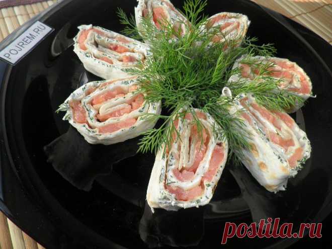 Рулет из лаваша с семгой - ОЧЕНЬ вкусная и быстрая закуска! | Мамам, женщинам, бабушкам и очень любознательным.