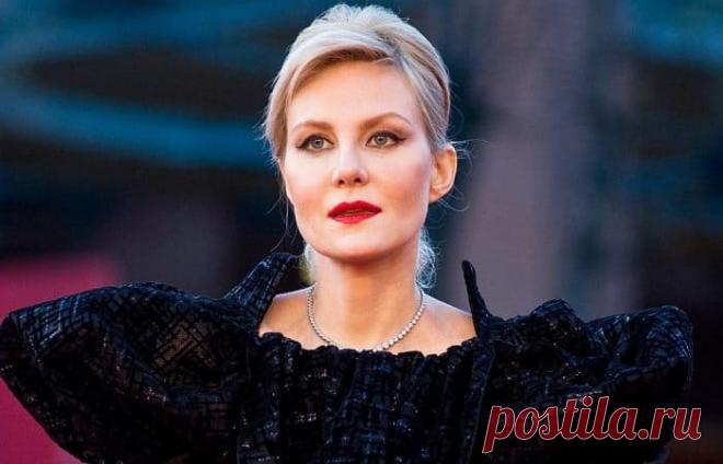Ренате Литвиновой – 54: Чего зрители не знают об одной из самых загадочных и экстравагантных актрис