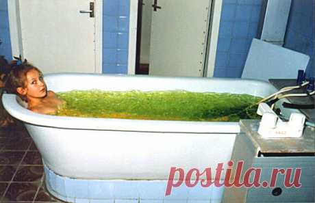 Лечебные ванны при артрозах и остеоартрозах (рецепты народной медицины) 
Согласно хронотерапии — новому направлению в медицинской практике — лекарственные средства и процедуры при остеоартрозе лучше принимать после полудня, т. е. между 13 и 16 часами.Состав для ванн при а…