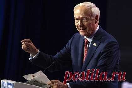 Еще один кандидат в президенты США вышел из предвыборной гонки. Губернатор американского штата Арканзас Аса Хатчинсон заявил, что прекращает участие в президентской гонке. Он принял такое решение на фоне победы своего конкурента Дональда Трампа на выборах Республиканской партии в Айове. «Направляюсь обратно в Арканзас», — отметил кандидат.