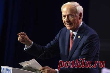 Еще один кандидат в президенты США вышел из предвыборной гонки. Губернатор американского штата Арканзас Аса Хатчинсон заявил, что прекращает участие в президентской гонке. Он принял такое решение на фоне победы своего конкурента Дональда Трампа на выборах Республиканской партии в Айове. «Направляюсь обратно в Арканзас», — отметил кандидат.