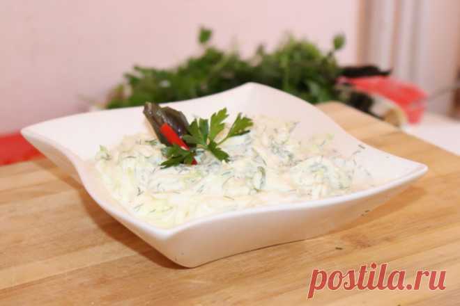 Легкий Летний Вкусный Салат из Кабачков - На Кухне Из простых, но очень вкусных рецептов сегодня представляем минутный салат из кабачков. Он освежает как окрошка и очень будет кстати для дополнения мясных блюд. И так, что нам...