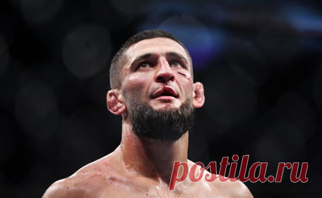 Чимаев не подерется на турнире UFC 300 из-за Рамадана. Накануне журналист Ариэль Хельвани сообщил, что Хамзат Чимаев 13 апреля может возглавить титульный бой на турнире UFC 300 в Лас-Вегасе. «Не дерусь в Рамадан», — ответил боец чеченского происхождения