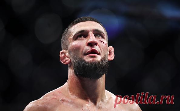 Чимаев не подерется на турнире UFC 300 из-за Рамадана. Накануне журналист Ариэль Хельвани сообщил, что Хамзат Чимаев 13 апреля может возглавить титульный бой на турнире UFC 300 в Лас-Вегасе. «Не дерусь в Рамадан», — ответил боец чеченского происхождения