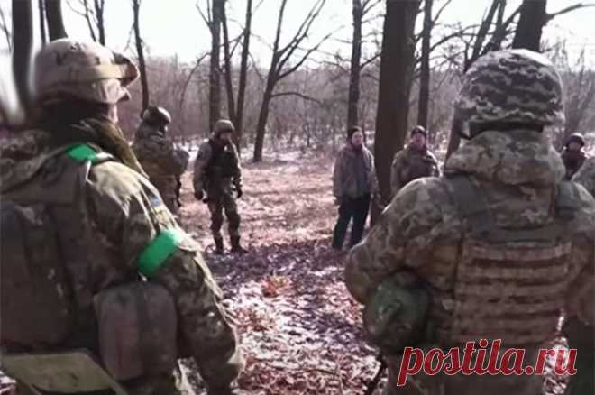 Выйти из боя за 10 тысяч. Назван прейскурант на выживание в ВСУ. Литовкин: о том, что в ВСУ все неофициально поставлено на денежную основу, известно давно, в том числе и от пленных.