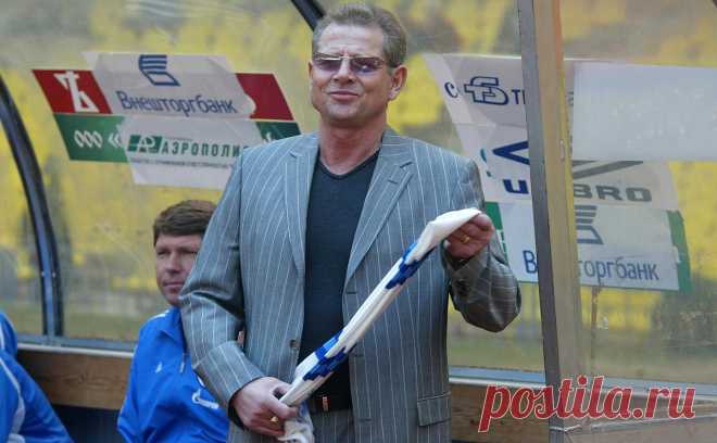 Бывший тренер «Зенита» Петржела обвинил Радимова во лжи. Бывший футболист «Зенита» ранее рассказал, что однажды дал Петржеле в долг $2 тыс. на игру в казино. По словам чешского тренера, такого никогда не было