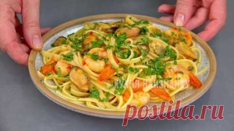 Кухня наизнанку | Показываю, как за 15 минут приготовить вкусный ужин "по-ресторанному": лапша с морепродуктами (плюс рецепт моего овощного бульона)