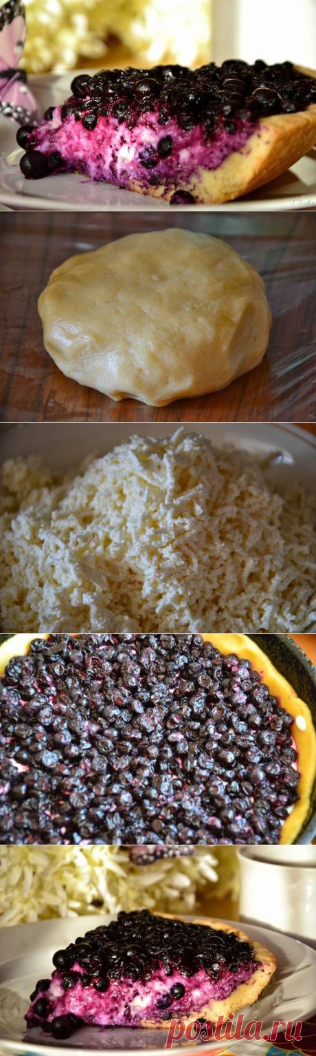 Пирог с творогом и черникой